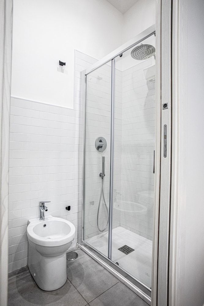 Garibaldi 136 Deluxe Double or Twin Room 4