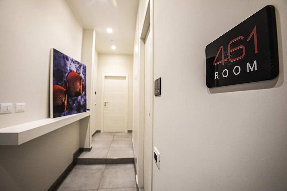 undefined Garibaldi 136 8