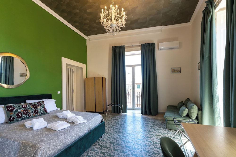 Antica Dimora Deluxe Luxury Double Room, Jetted Tub (Vesuvio) 6