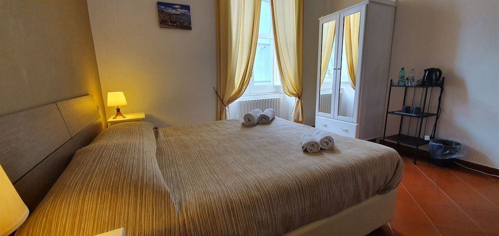 undefined Dante Rooms 10