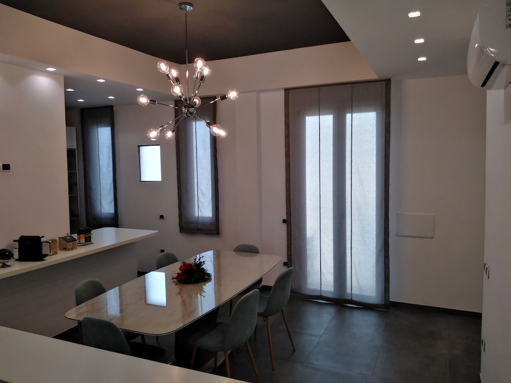 undefined Delia Rooms & Gallery 5