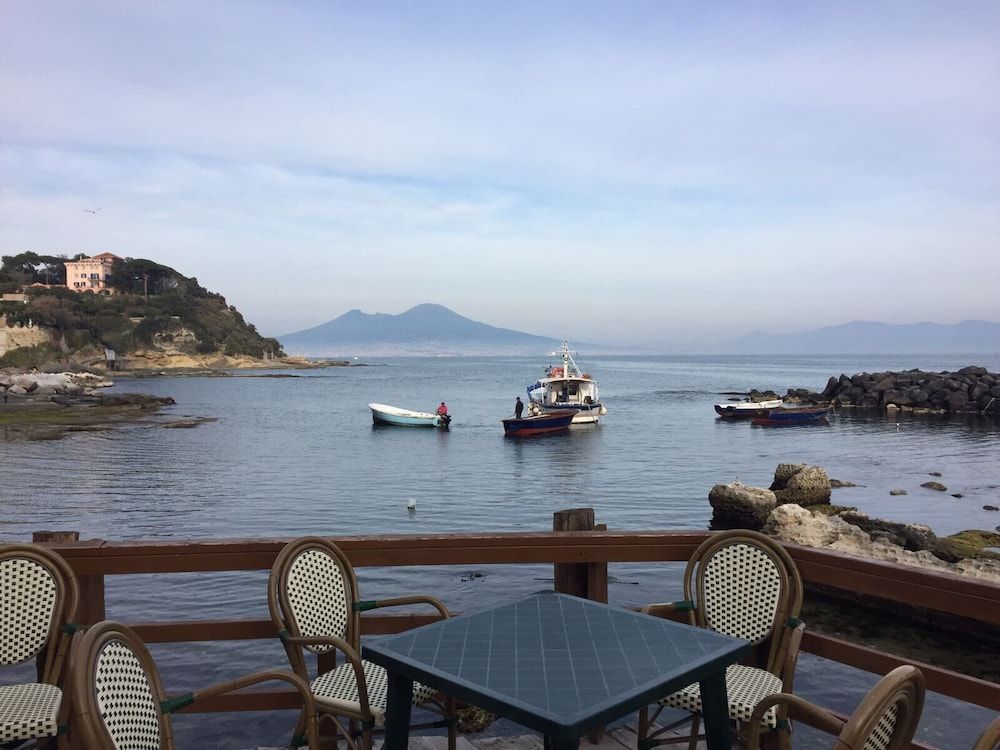 undefined Giù Al Centro 9