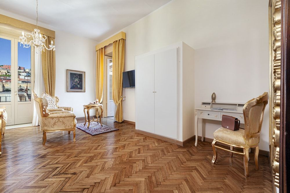 undefined Relais Antica Napoli 6