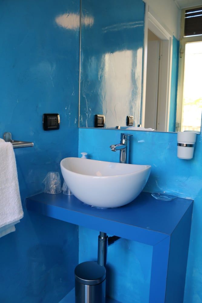 Suite Napoli Riviera Double Room 5