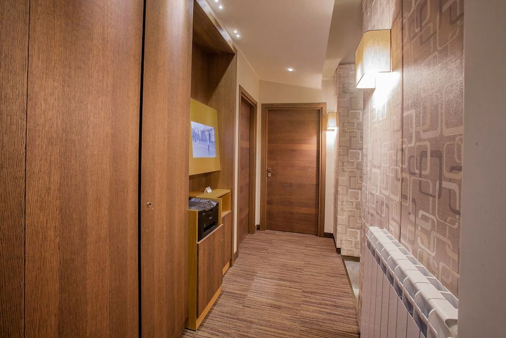 undefined Classic Comfort Room Naples City Center 10