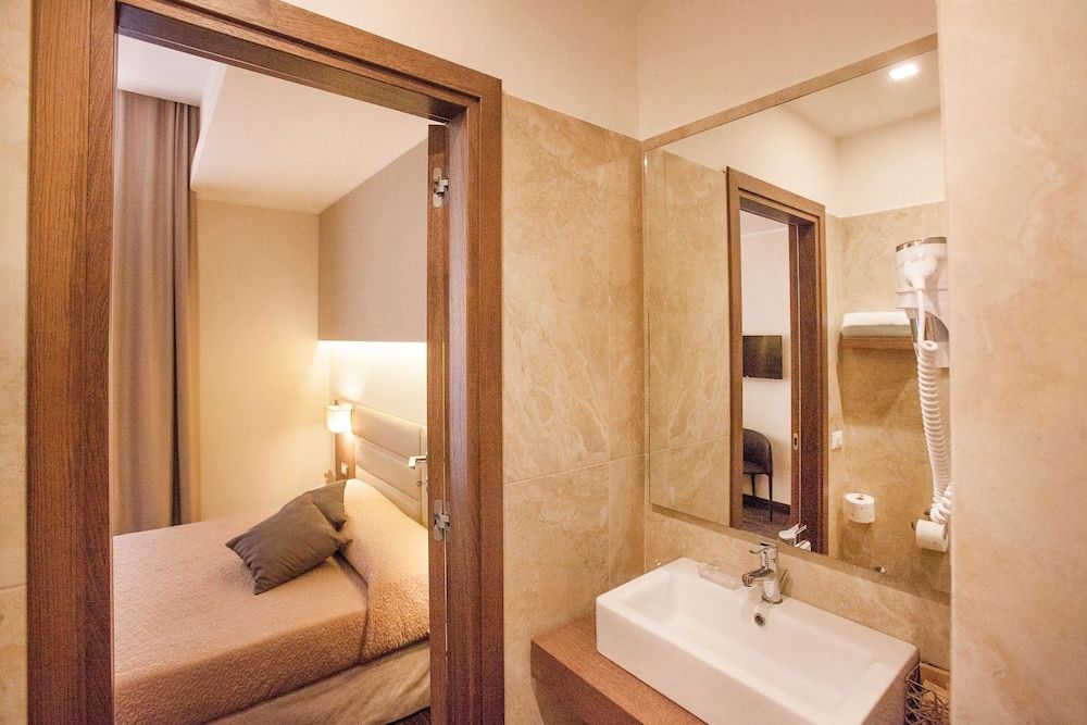 undefined Classic Comfort Room Naples City Center 7