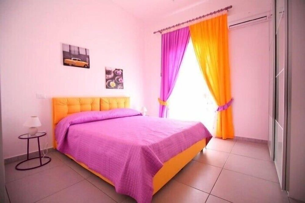 undefined Megaride Santa Lucia