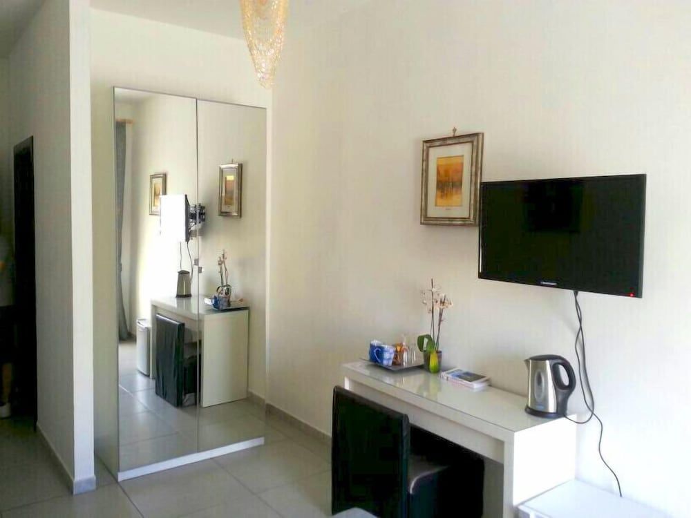 undefined Megaride Santa Lucia 8