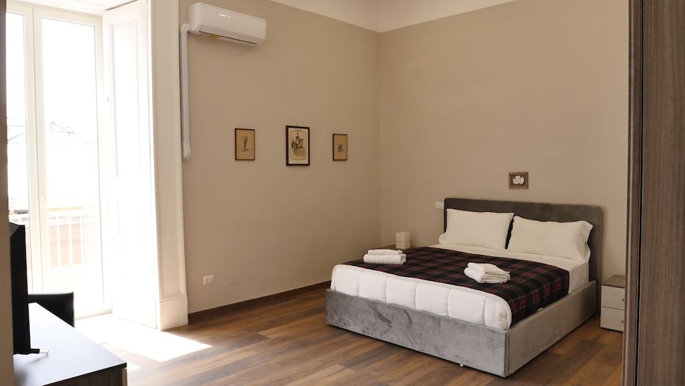 Chocolate's Home Deluxe Double Room 4