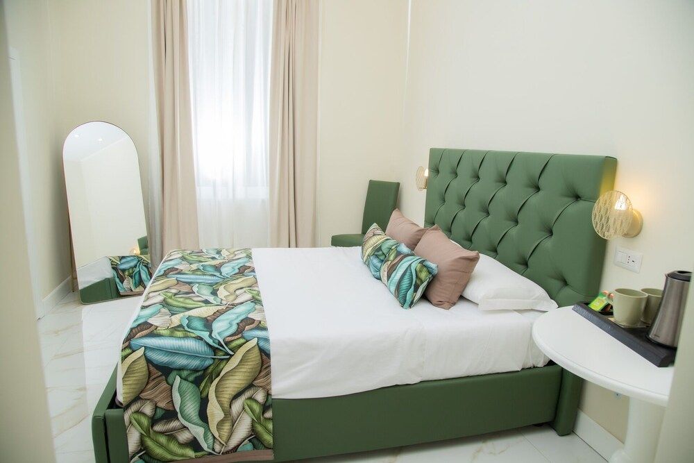 undefined Gentile Suite 3