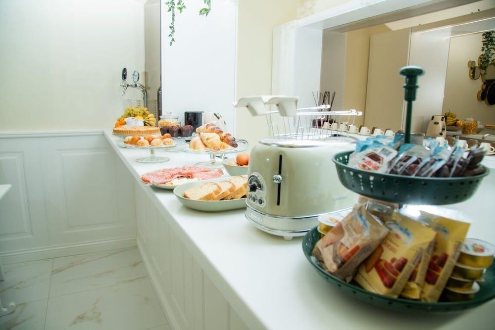 undefined Gentile Suite 8