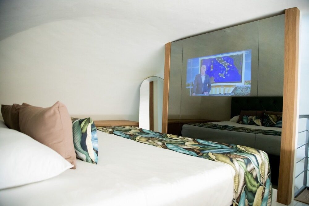 Gentile Suite Deluxe Room 2