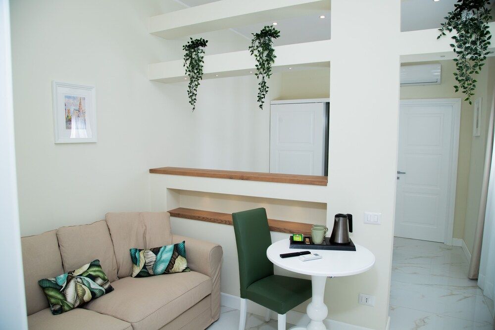 undefined Gentile Suite 5