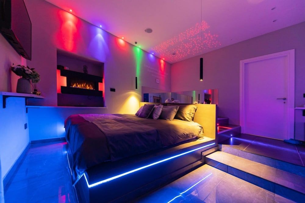 NAPOLI RELAX Junior Room 8