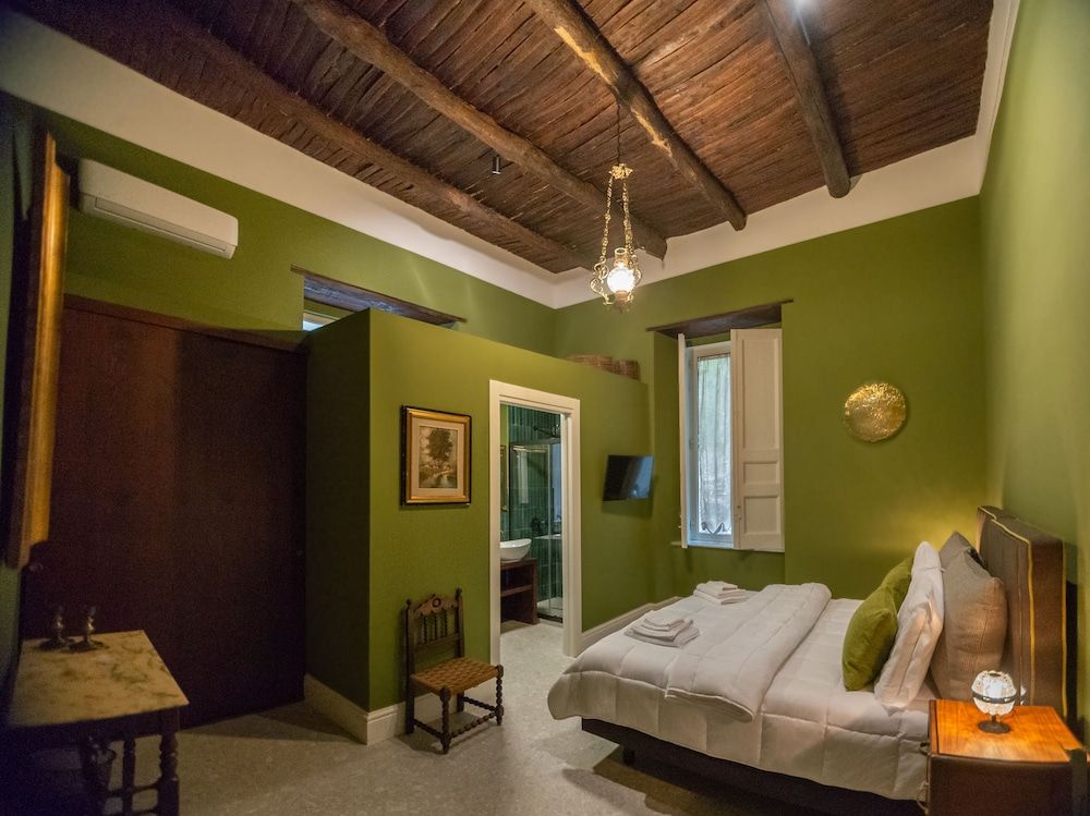 Monart Hospitality Capodimonte Deluxe Triple Room 16