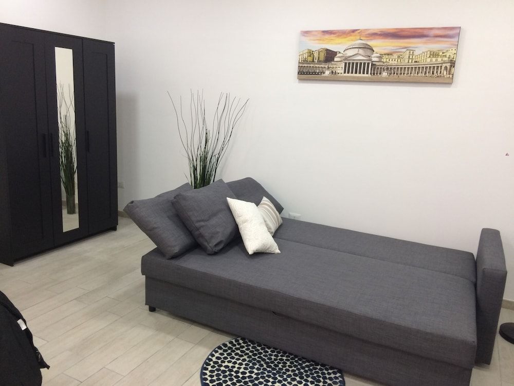 undefined Flat in Center Historic 3