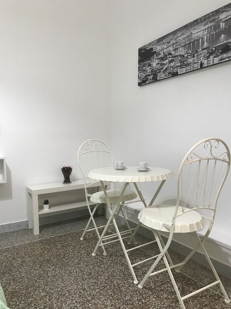 undefined Mellos B&B 4