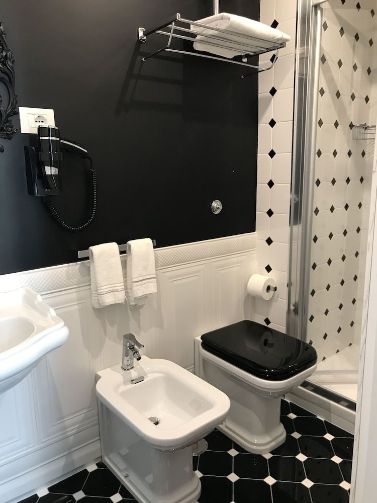 Ambra Noblesse Deluxe Double or Twin Room 5