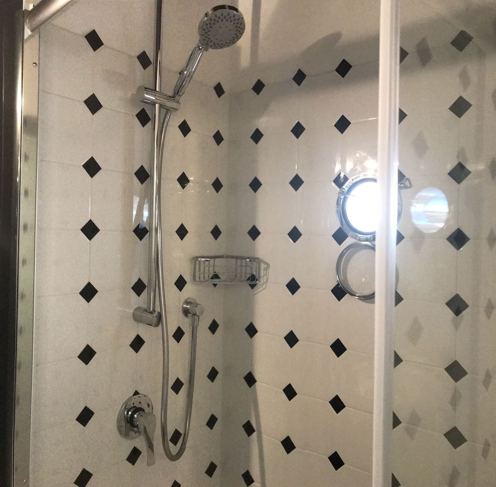 Ambra Noblesse Deluxe Double Room 7