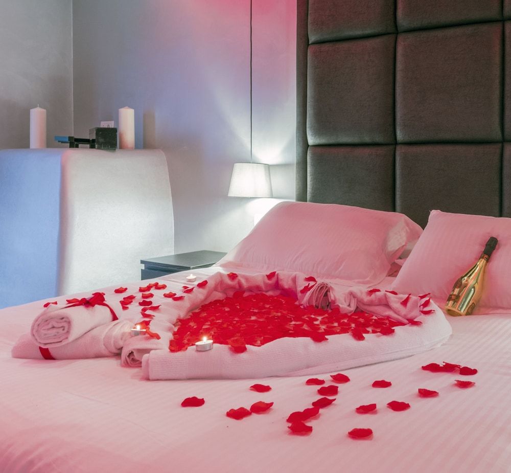 undefined Comola Luxury Suite