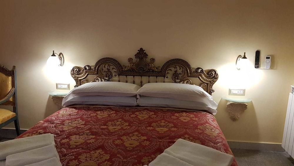 Deluxe Studio Suite, Double and Twin, City View