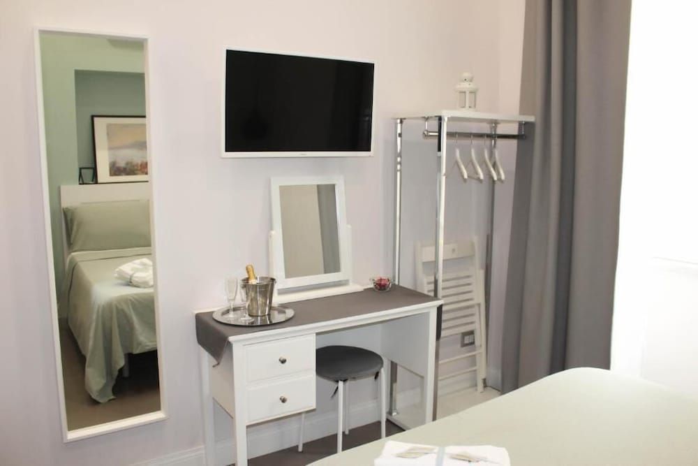 Residenza La Scala Deluxe Room 4