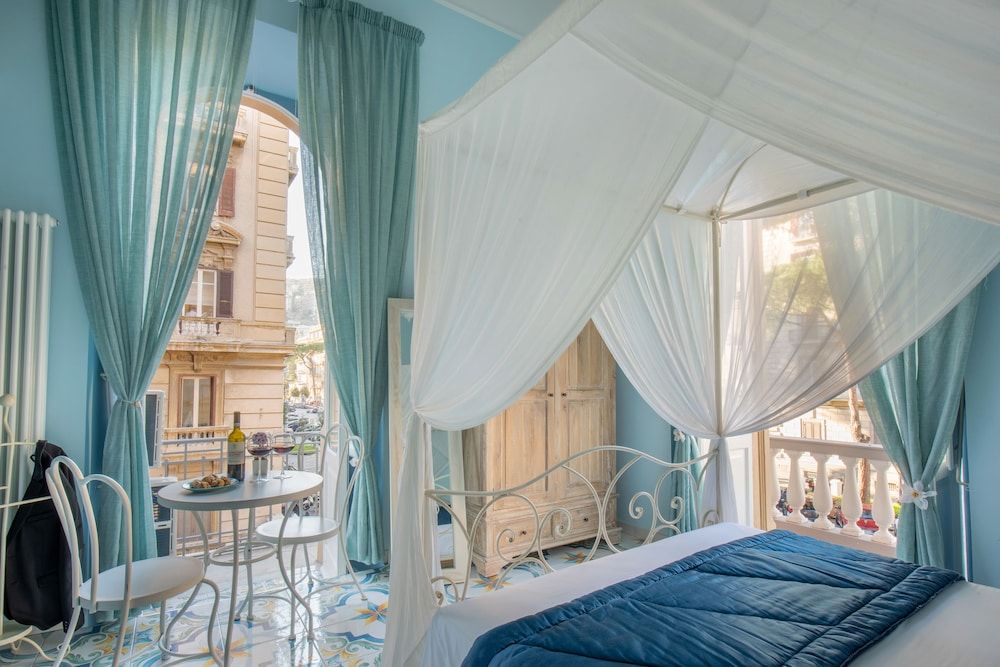 undefined Regina Elena 2