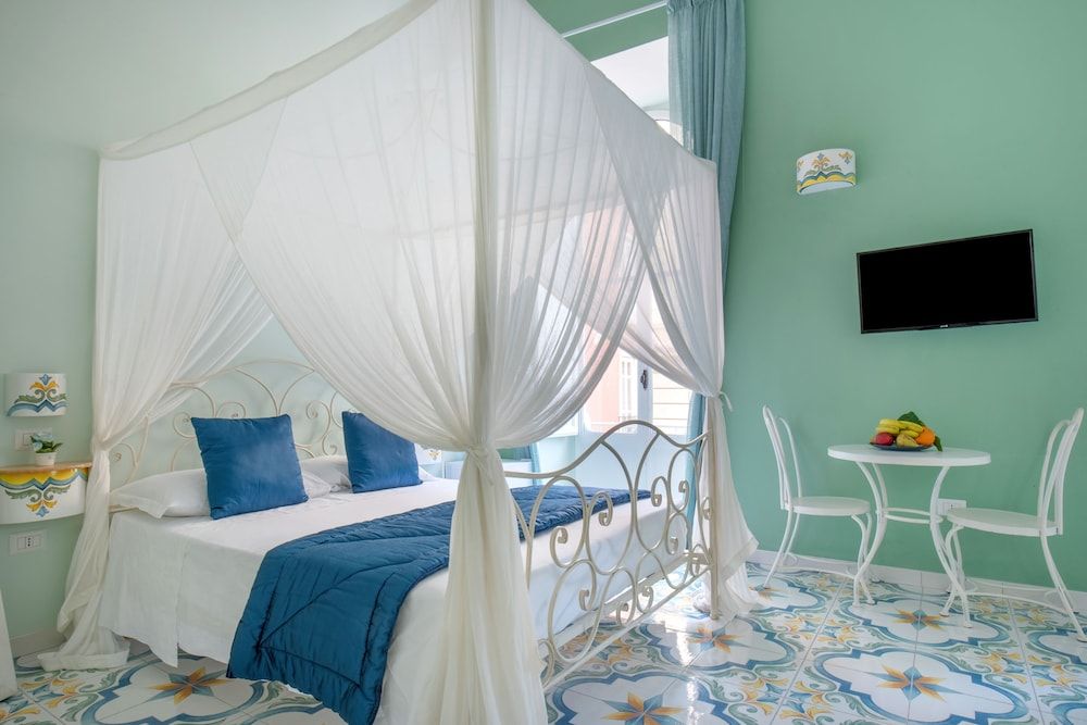 undefined Regina Elena 3