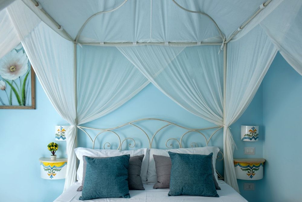 Regina Elena Double Room, Sea View 4