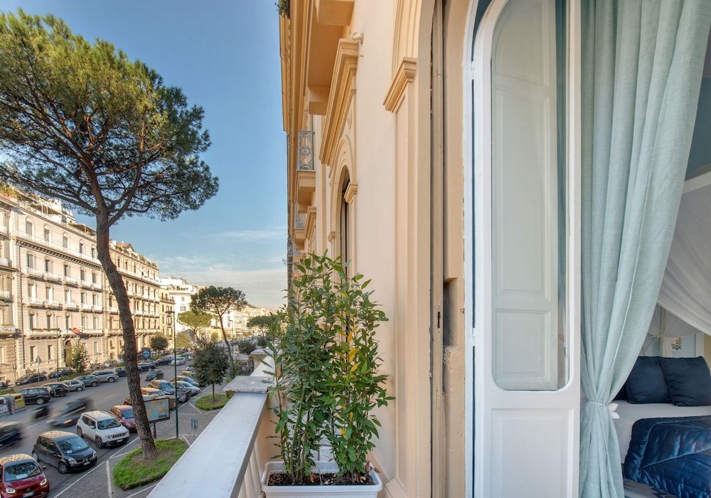 Regina Elena Deluxe Double Room, Balcony 6