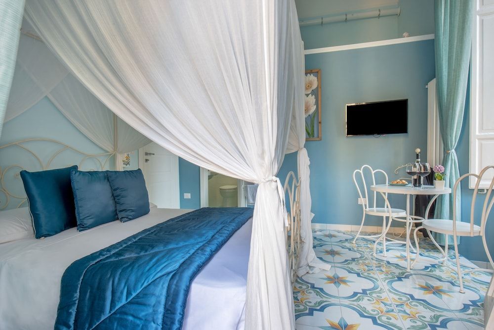 Regina Elena Deluxe Double Room, Balcony 5