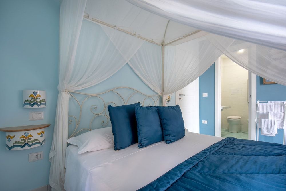 Regina Elena Deluxe Double Room, Balcony 3