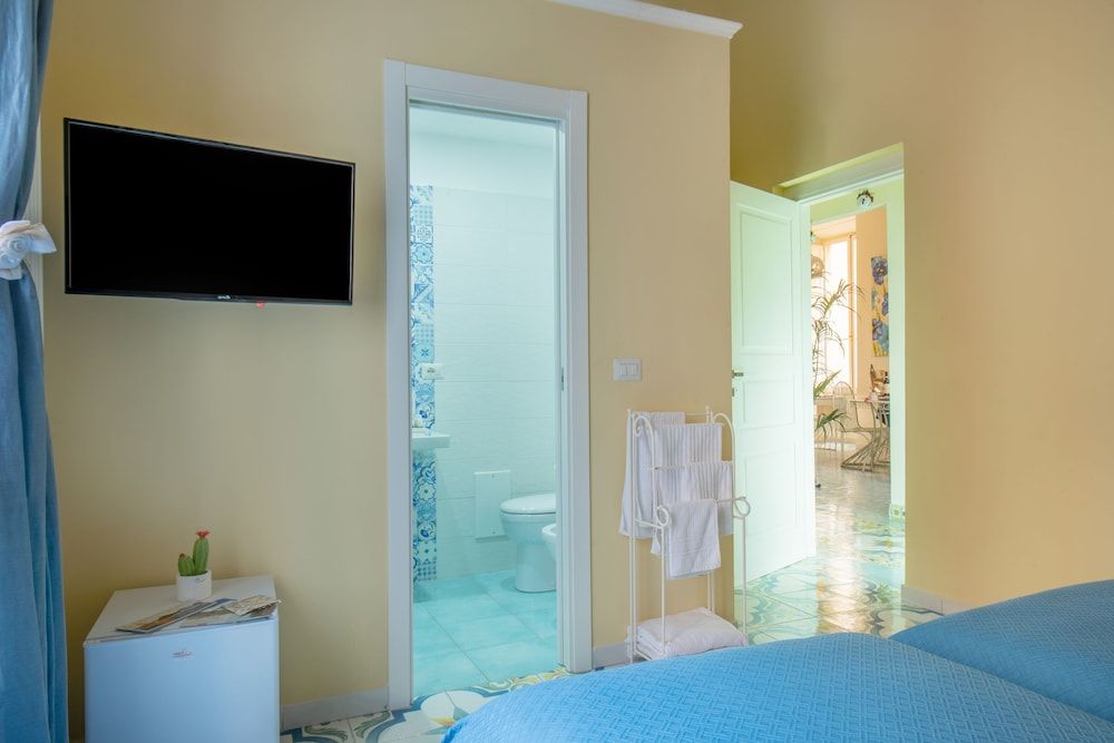 Regina Elena Twin Room, Partial Sea View 9