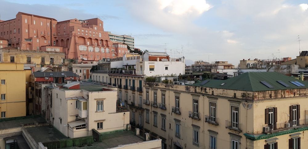 Calabritto Suite Deluxe Quadruple Room 2