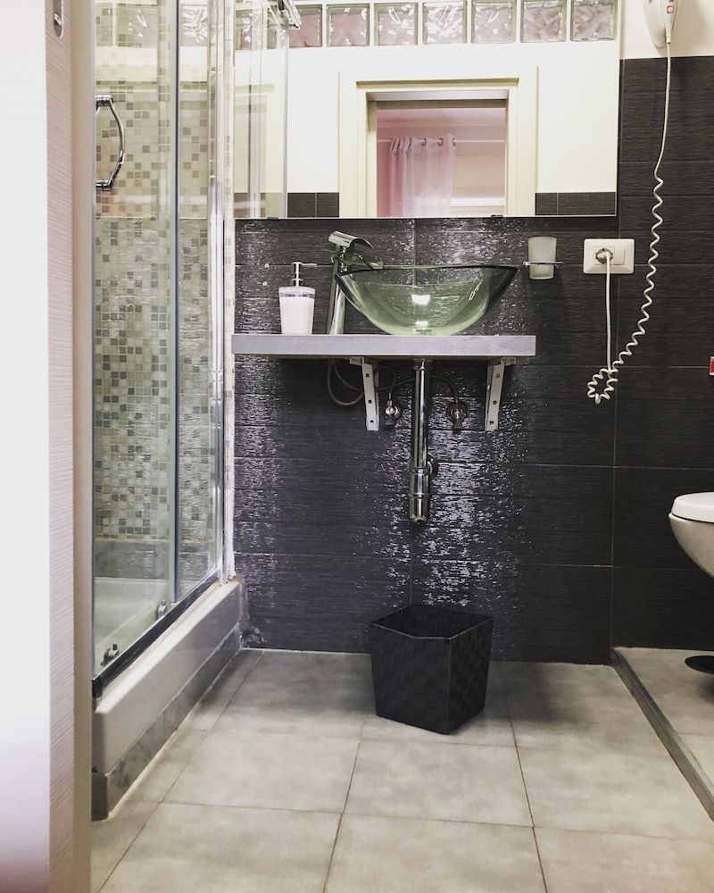 EasyHomeinNaples Double Room 5