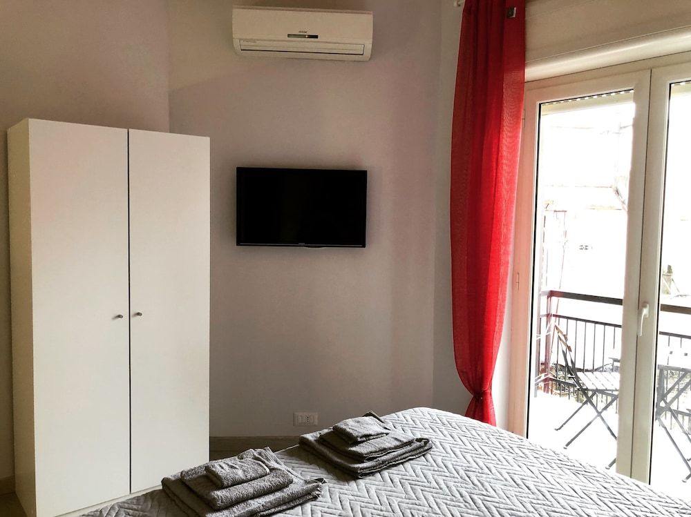 EasyHomeinNaples Double Room 8