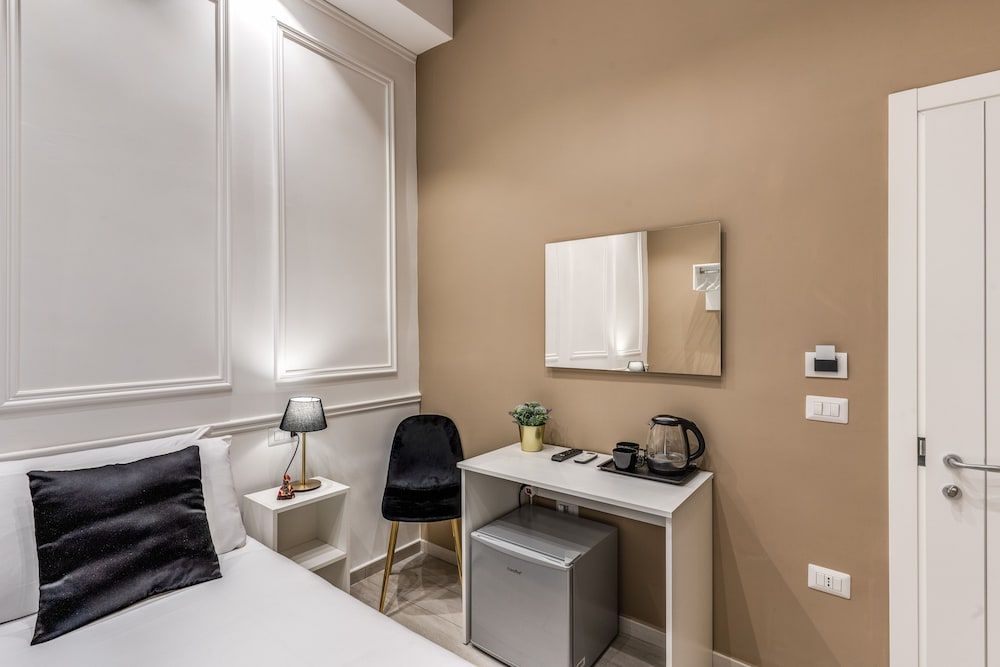 RAGGIO DI SOLE - ATAROOMS Collection Classic Room, 1 Queen Bed 14