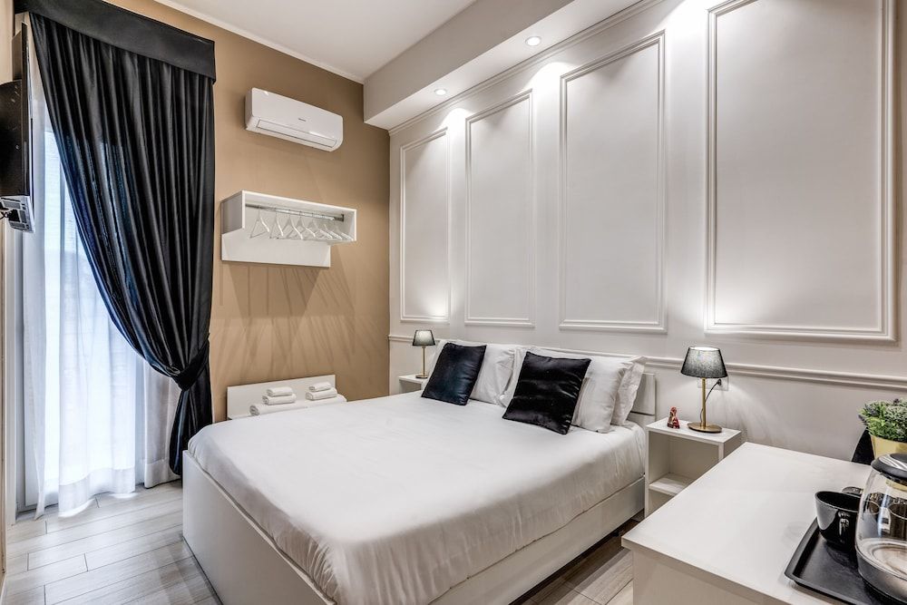 RAGGIO DI SOLE - ATAROOMS Collection Classic Room, 1 Queen Bed 8