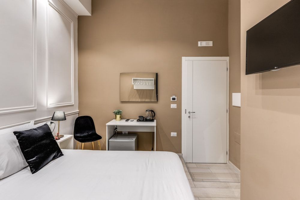 RAGGIO DI SOLE - ATAROOMS Collection Classic Room, 1 Queen Bed 7