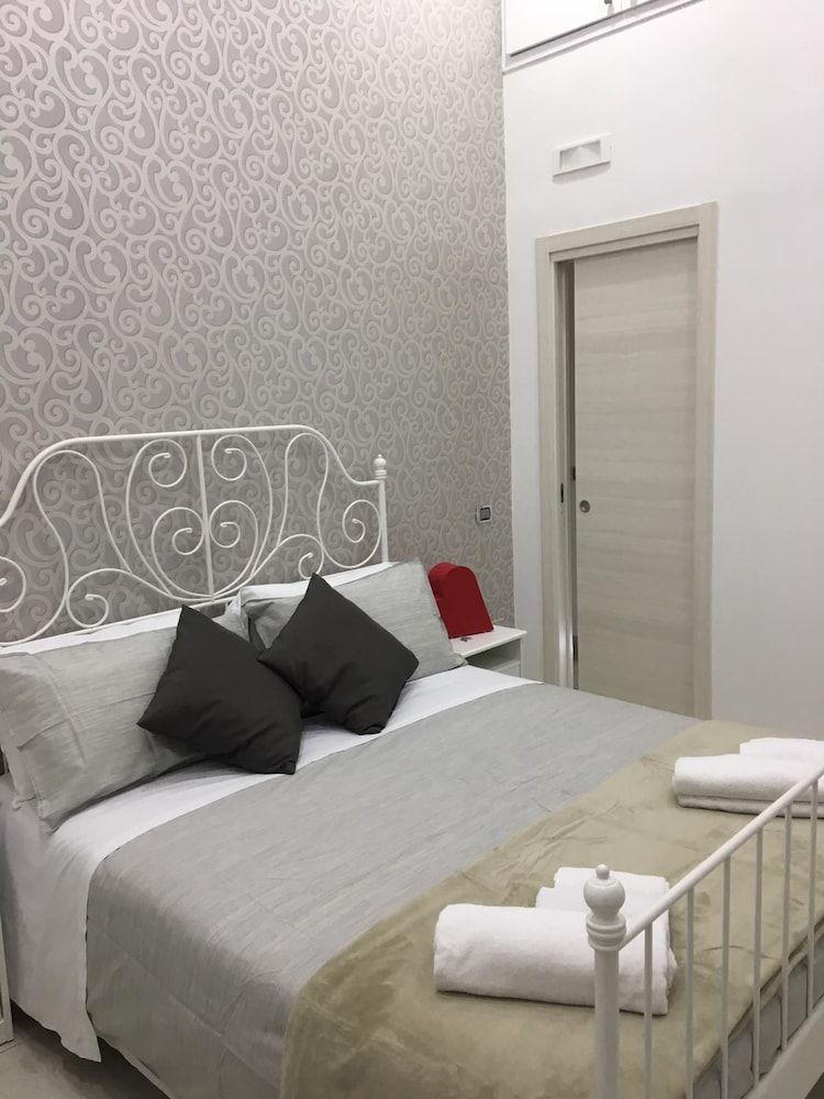 Il Cuore di Napoli Deluxe Room, 1 Queen Bed (Capri, Ischia, Procida) 2