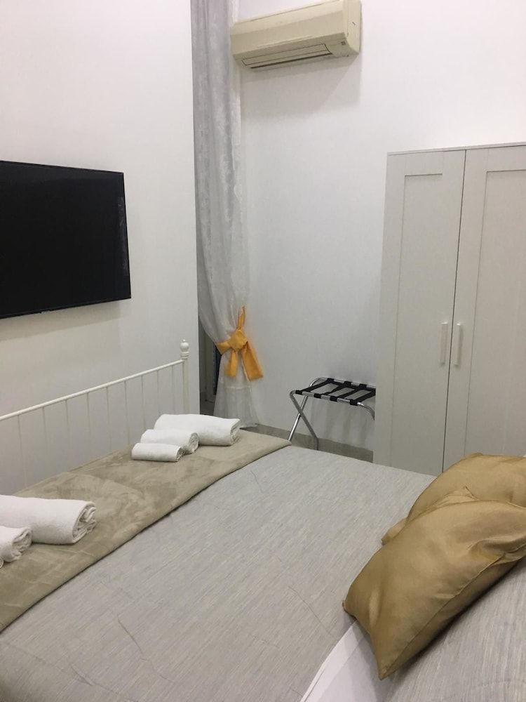 Il Cuore di Napoli Deluxe Room, 1 Queen Bed (Capri, Ischia, Procida) 6