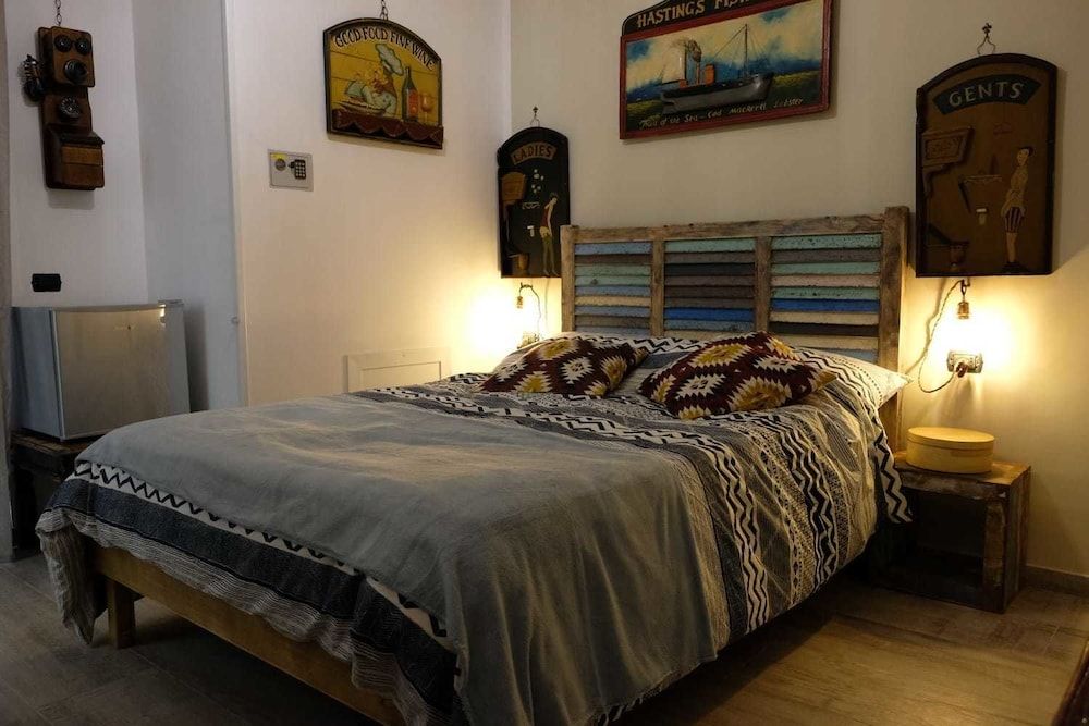 Casa Marina Double Room, 1 Queen Bed, Balcony (Camera 2) 7
