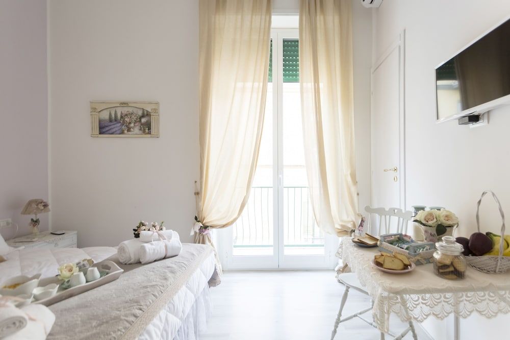 undefined La Maison Romantique 3