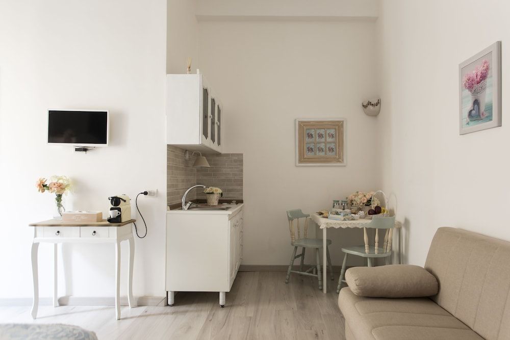 La Maison Romantique Superior Studio Suite, City View (Rose) 8