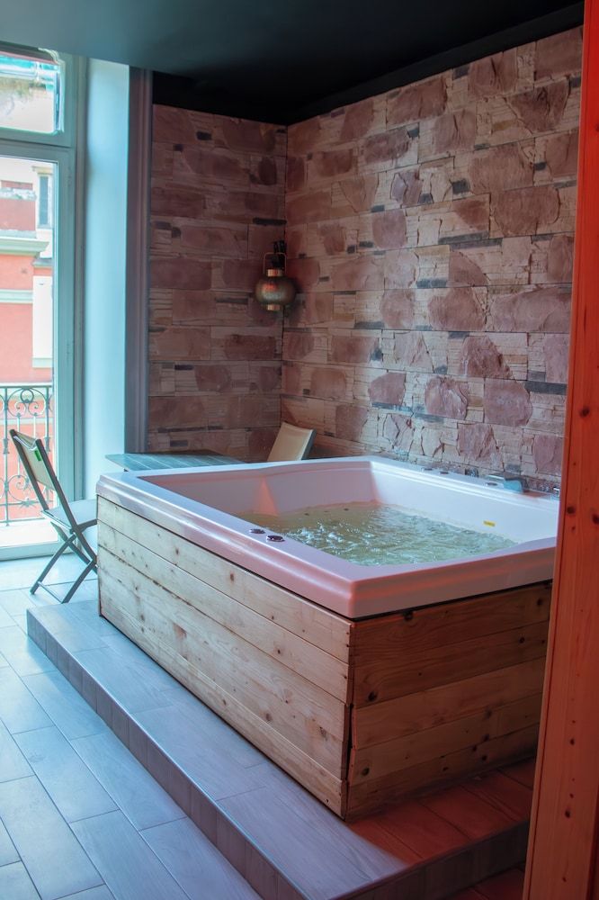 Umberto Primo Suite e Spa Premier Room, 1 Queen Bed, Sauna, Courtyard View 16