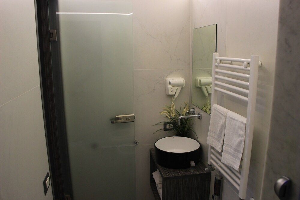 Umberto Primo Suite e Spa Standard Room, 1 Queen Bed, City View 4