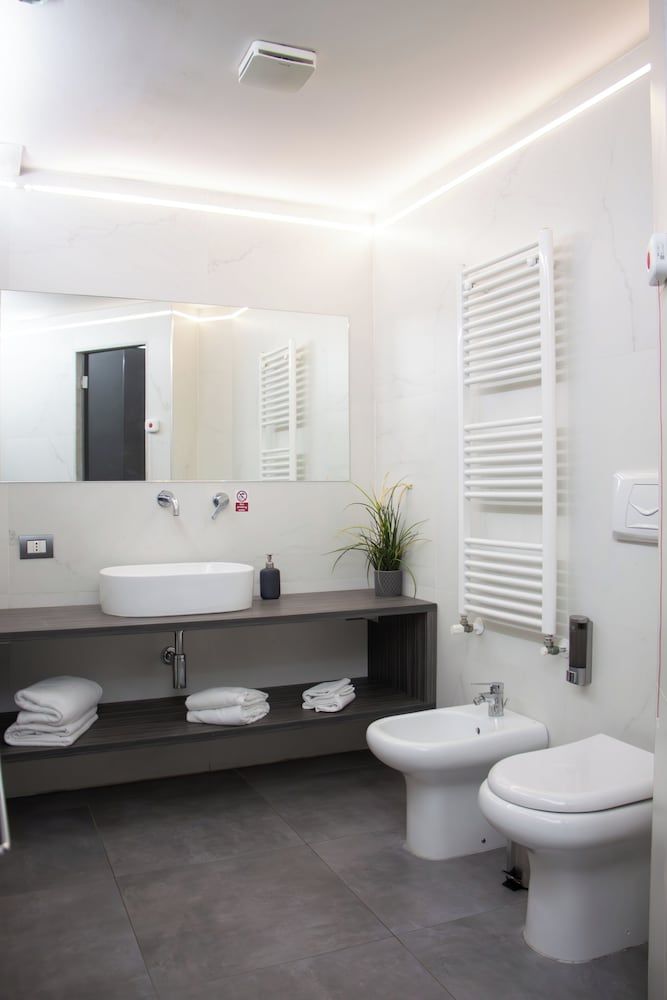 Umberto Primo Suite e Spa Premier Room, 1 Queen Bed, Sauna, Courtyard View 10