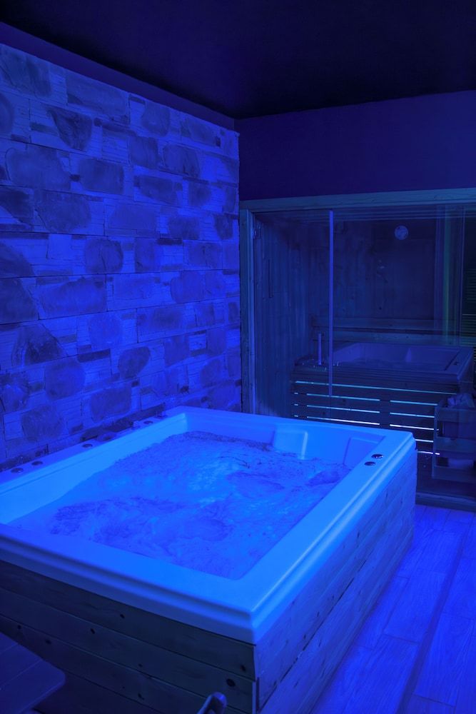 Umberto Primo Suite e Spa Premier Room, 1 Queen Bed, Sauna, Courtyard View 15