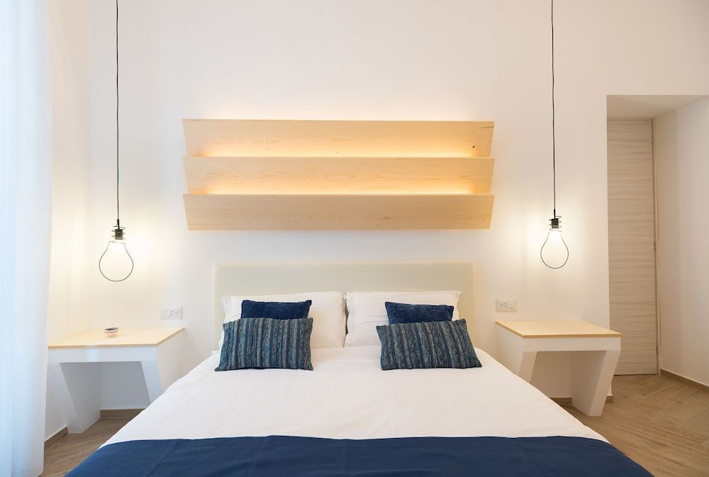 Cameo Design Triple Room 6