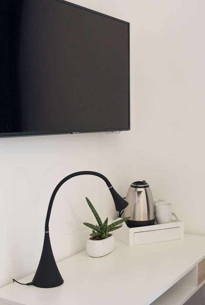 Cameo Design Triple Room 12